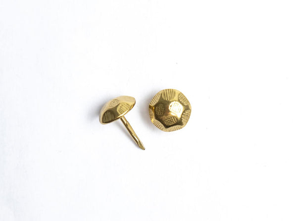 Möbelspik dekorspik präglad mässing Ø 11